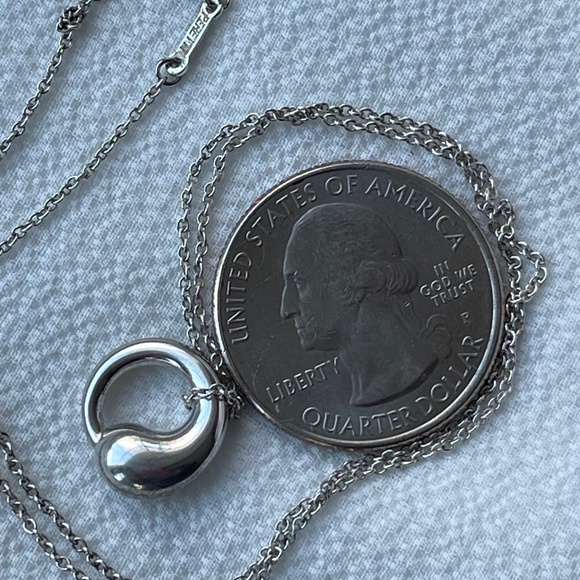 Elsa Peretti 16" Length Necklace Eternal Circle Pendant - Picture 2 of 14